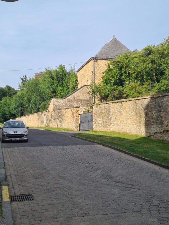 Aux Remparts Du Chateau Sedan Exteriör bild